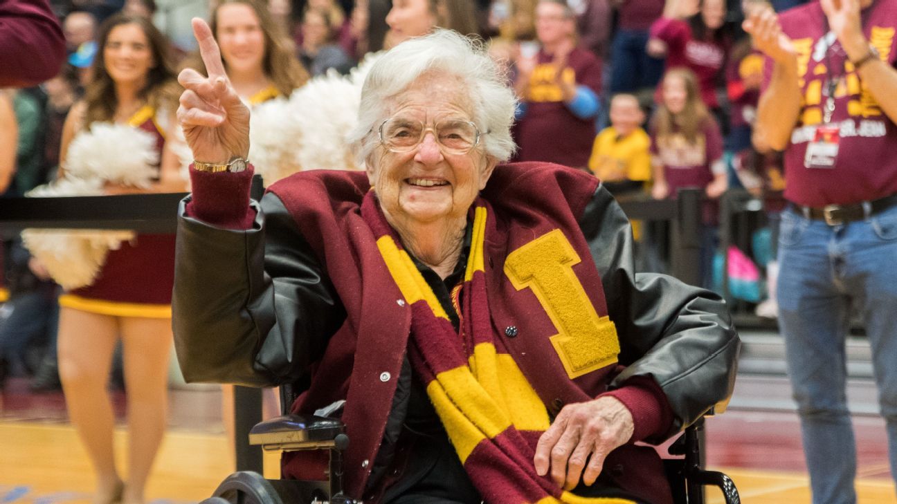 Sister Jean, beloved Loyola-Chicago chaplain, dies