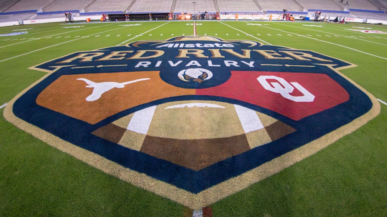 Roy Williams’ Superman dive and more iconic Red River Rivalry moments
