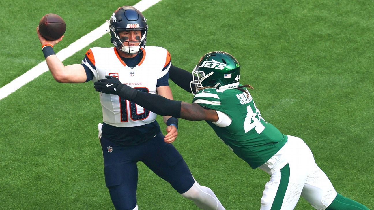 Follow live: Three Folk field goals, safety give Jets slim lead in London
