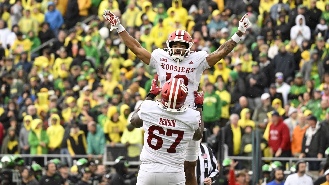 Hoosiers vault to No. 3 in poll; Texas, USC back in