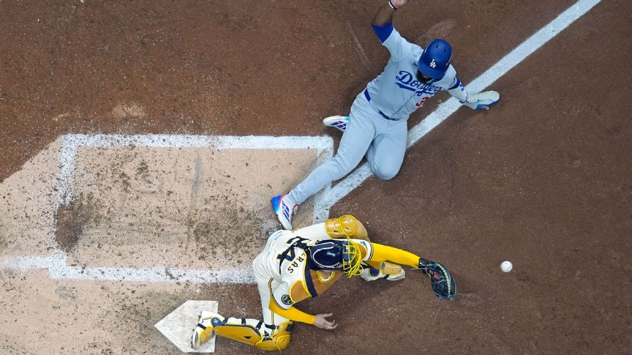 Brewers turn MLB’s 1st playoff 8-6-2 double play